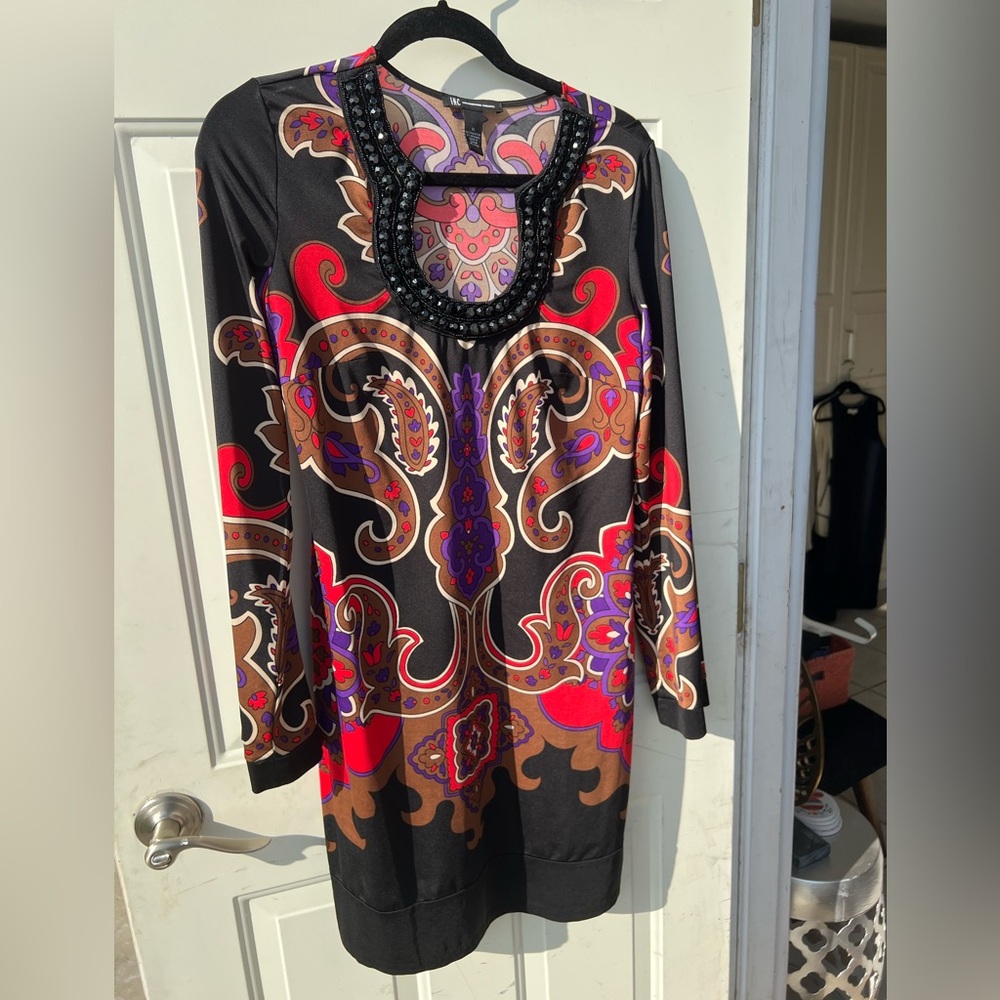 Multicolored dress with jewel collar